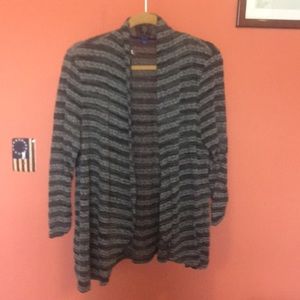 Apt 9 size L cardigan color: black and gray.